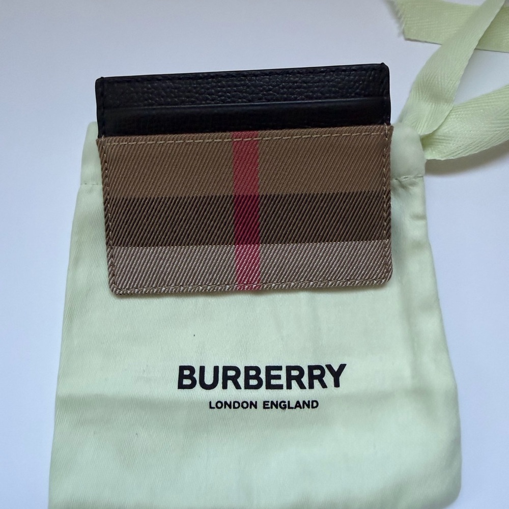Burberry Check Card Sleeve in Brown, Black and Red